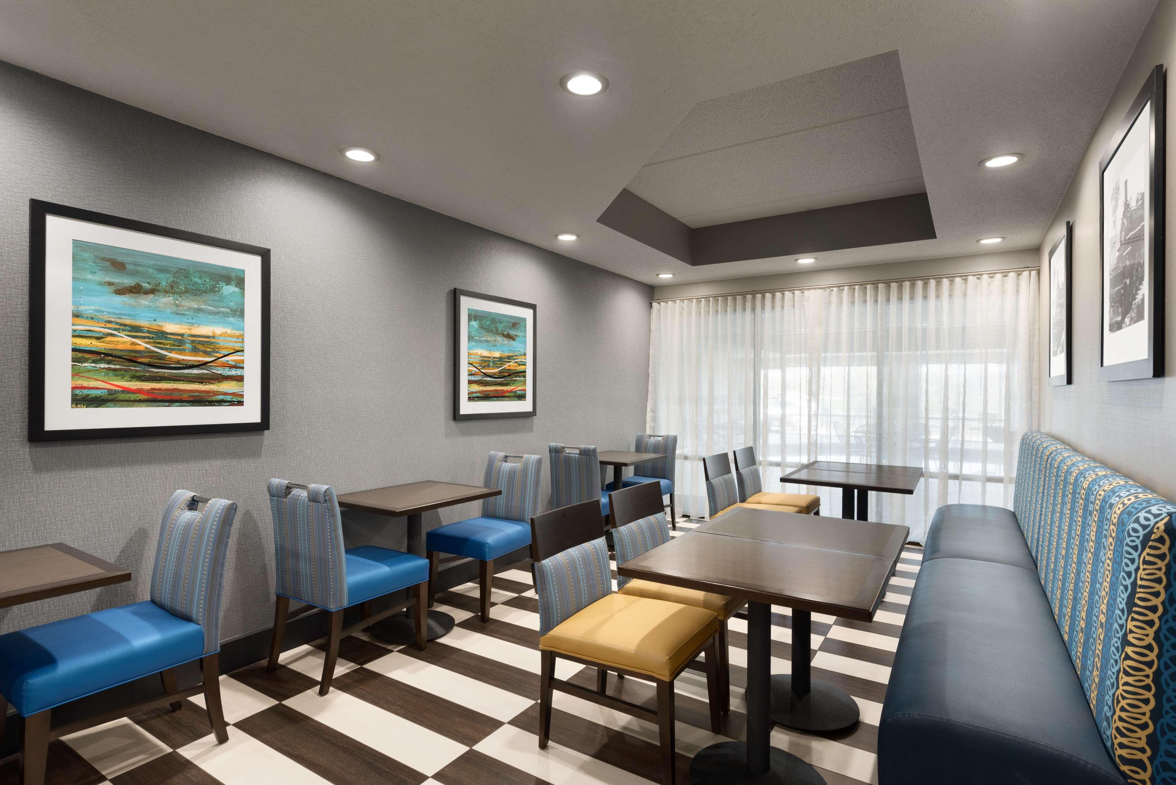 Hampton Inn Appleton-Fox River Mall Area Buitenkant foto