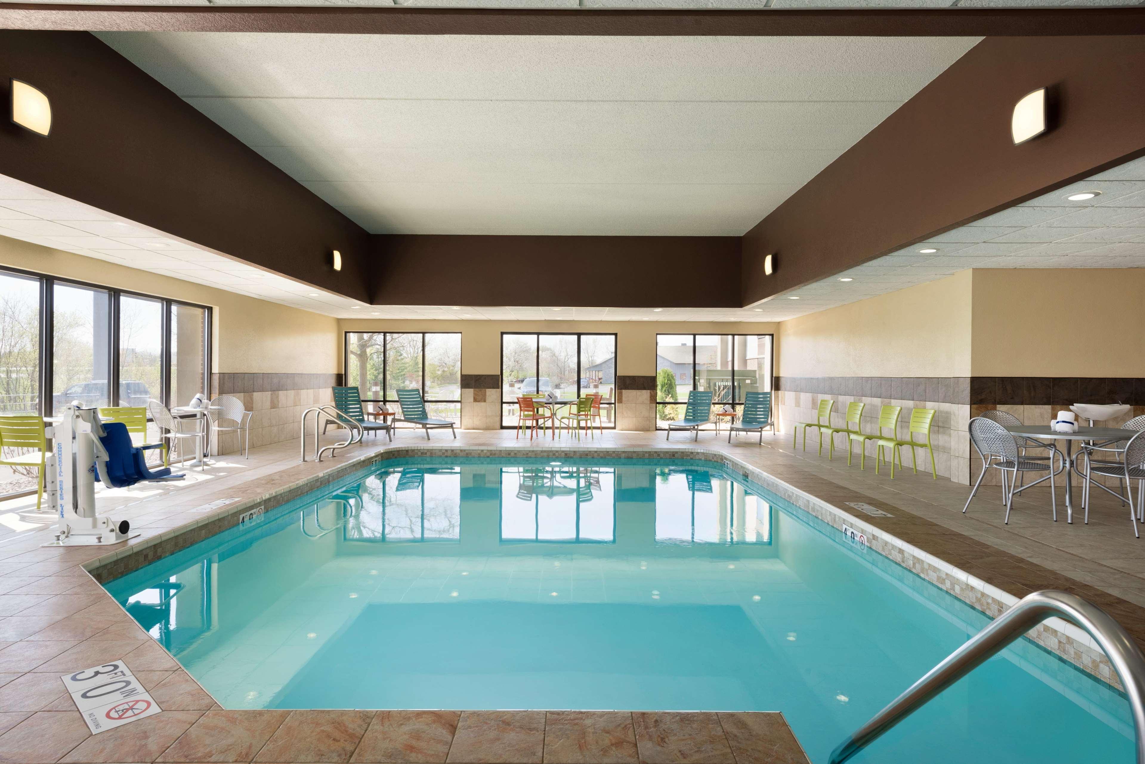 Hampton Inn Appleton-Fox River Mall Area Buitenkant foto