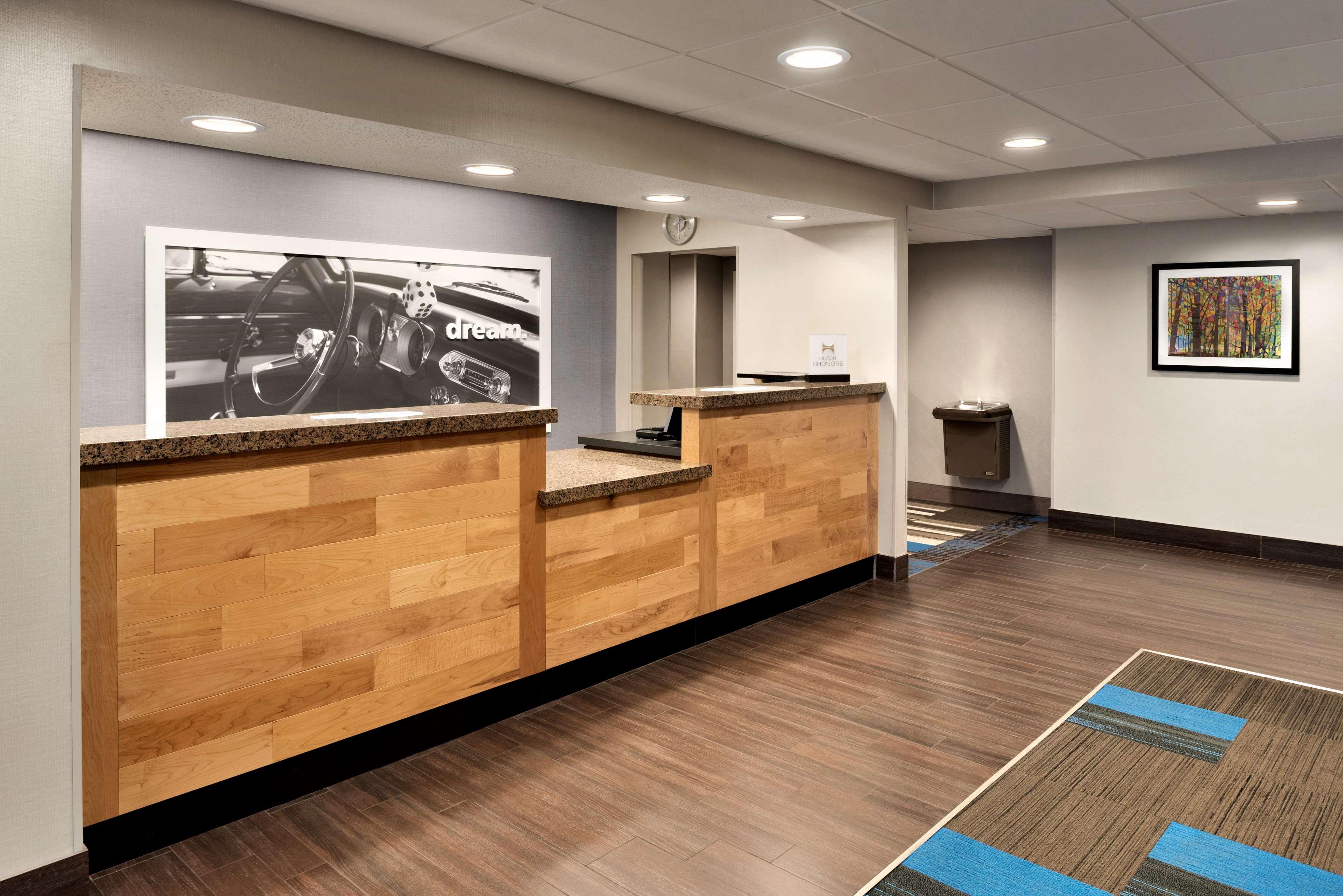Hampton Inn Appleton-Fox River Mall Area Buitenkant foto