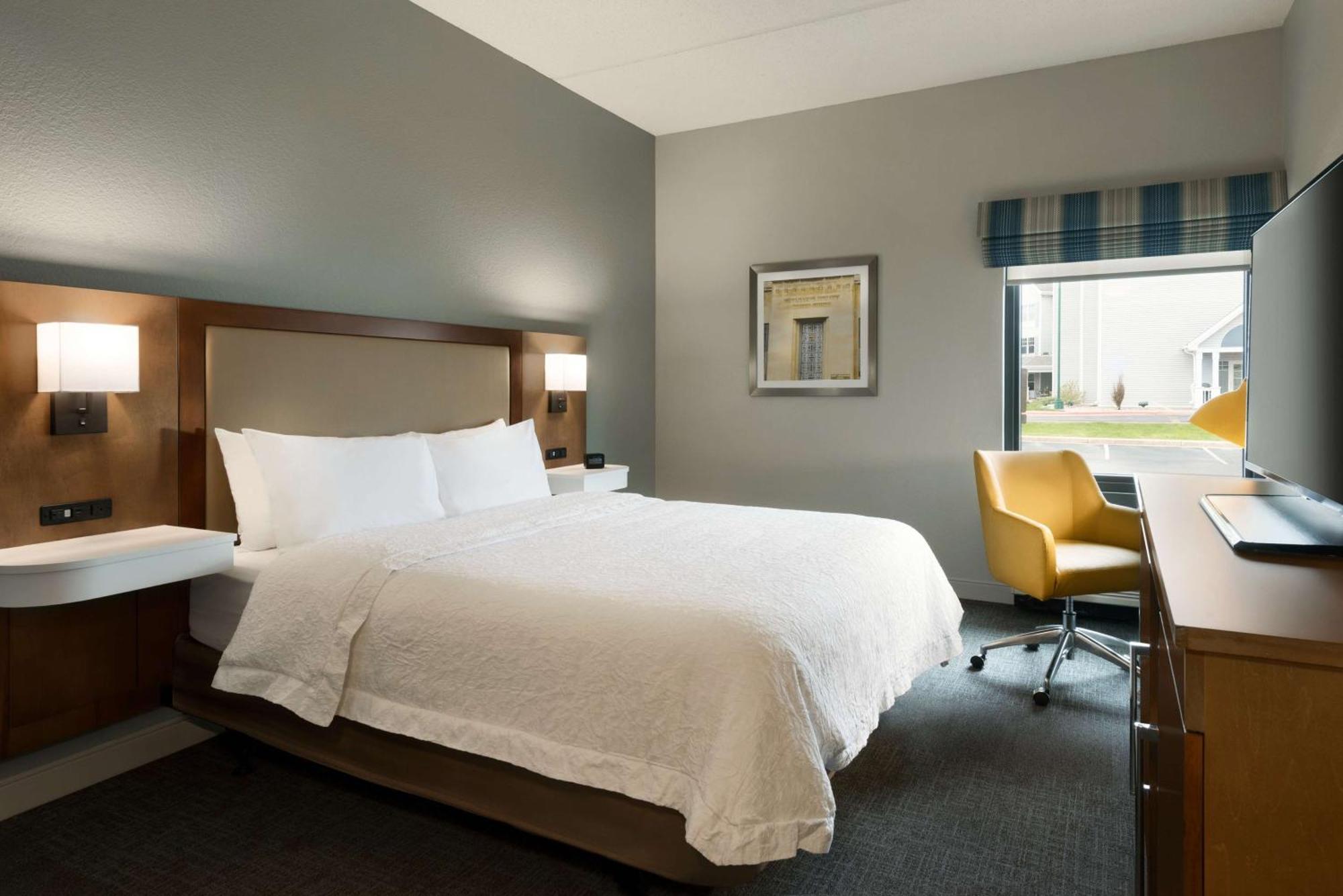 Hampton Inn Appleton-Fox River Mall Area Buitenkant foto