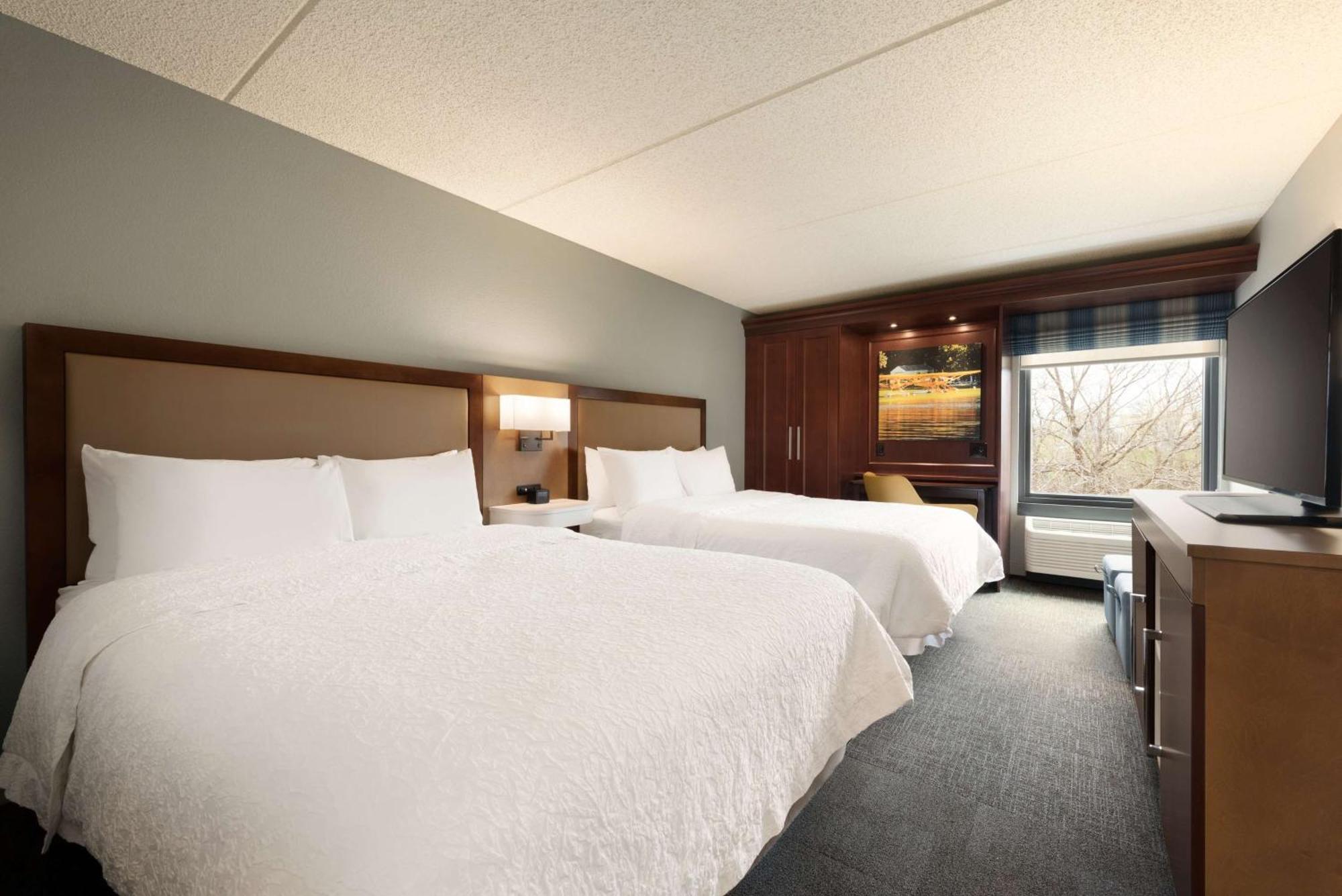 Hampton Inn Appleton-Fox River Mall Area Buitenkant foto