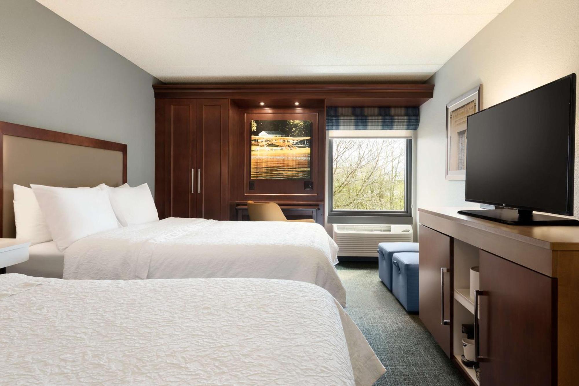 Hampton Inn Appleton-Fox River Mall Area Buitenkant foto