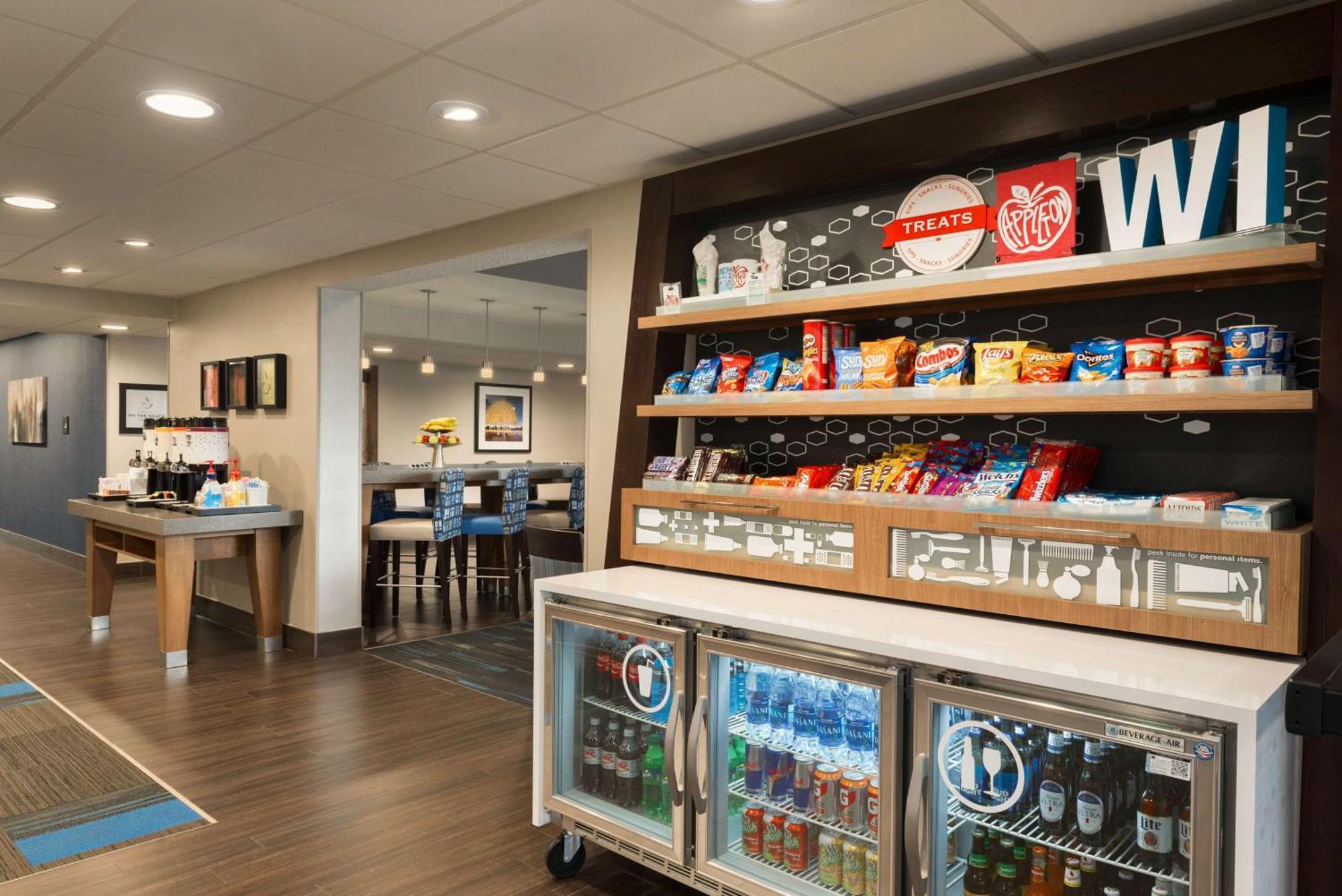 Hampton Inn Appleton-Fox River Mall Area Buitenkant foto