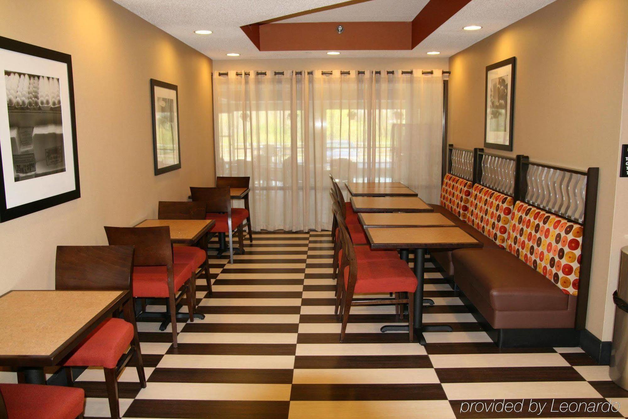 Hampton Inn Appleton-Fox River Mall Area Buitenkant foto